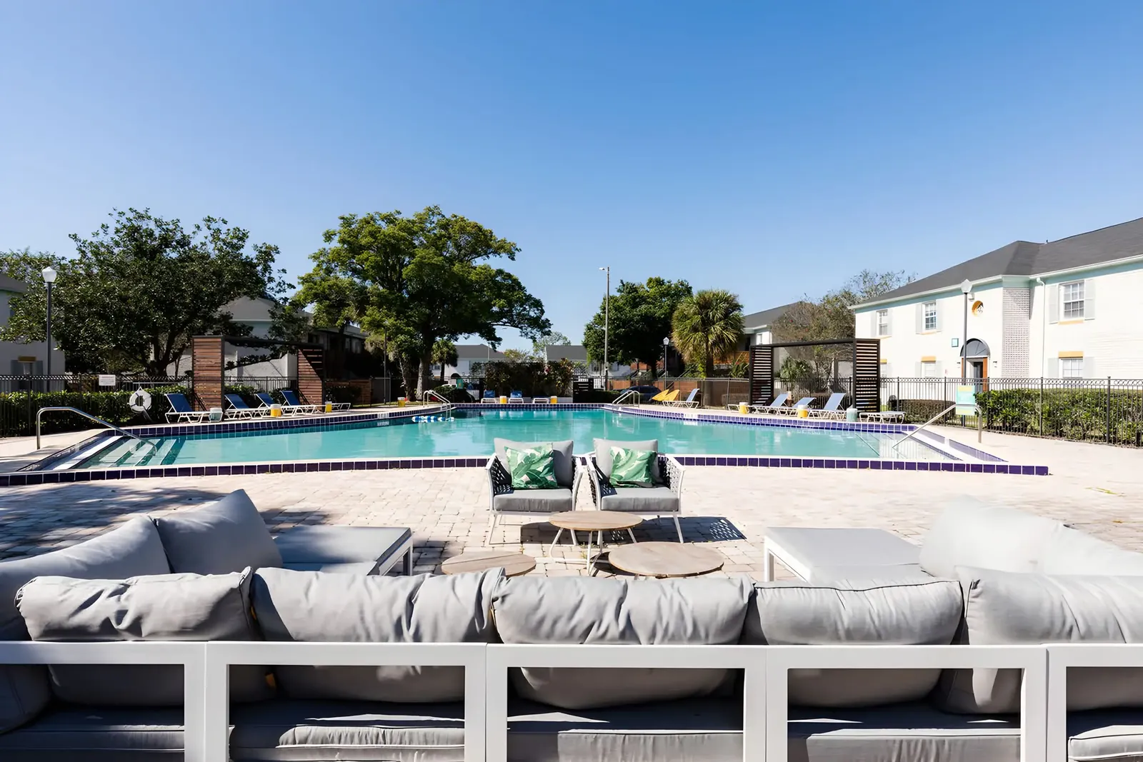 Palmetto at Lakeside — Pool deck